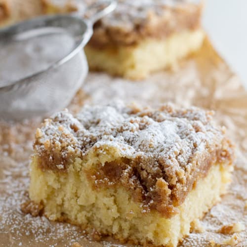 DAISY CRUMB CAKE